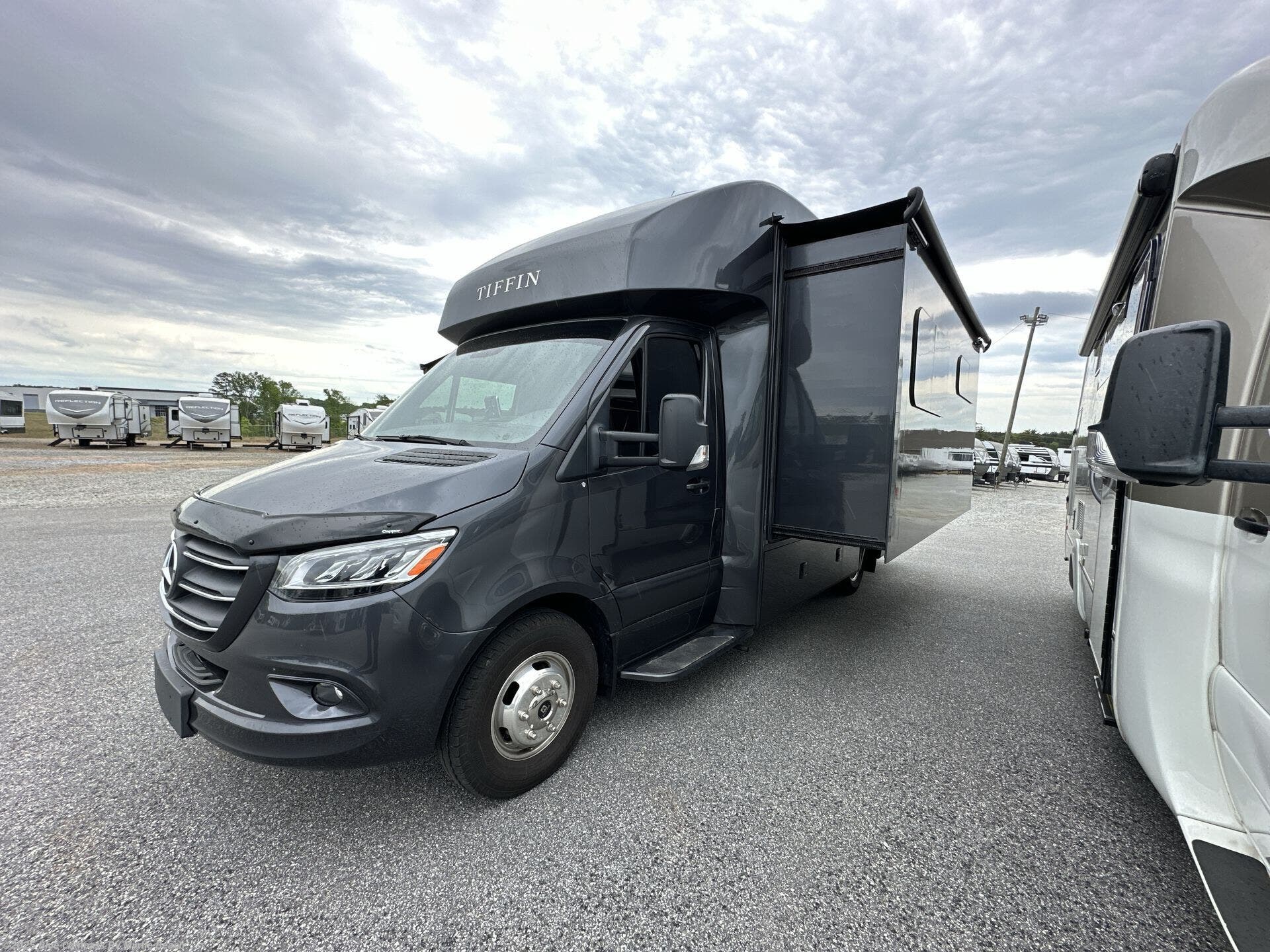 Contact us now about this 2022 Tiffin Wayfarer 25RW! 2022 Wayfarer 25RW by Tiffin from Blue Compass RV Myrtle Beach in Myrtle Beach, South Carolina