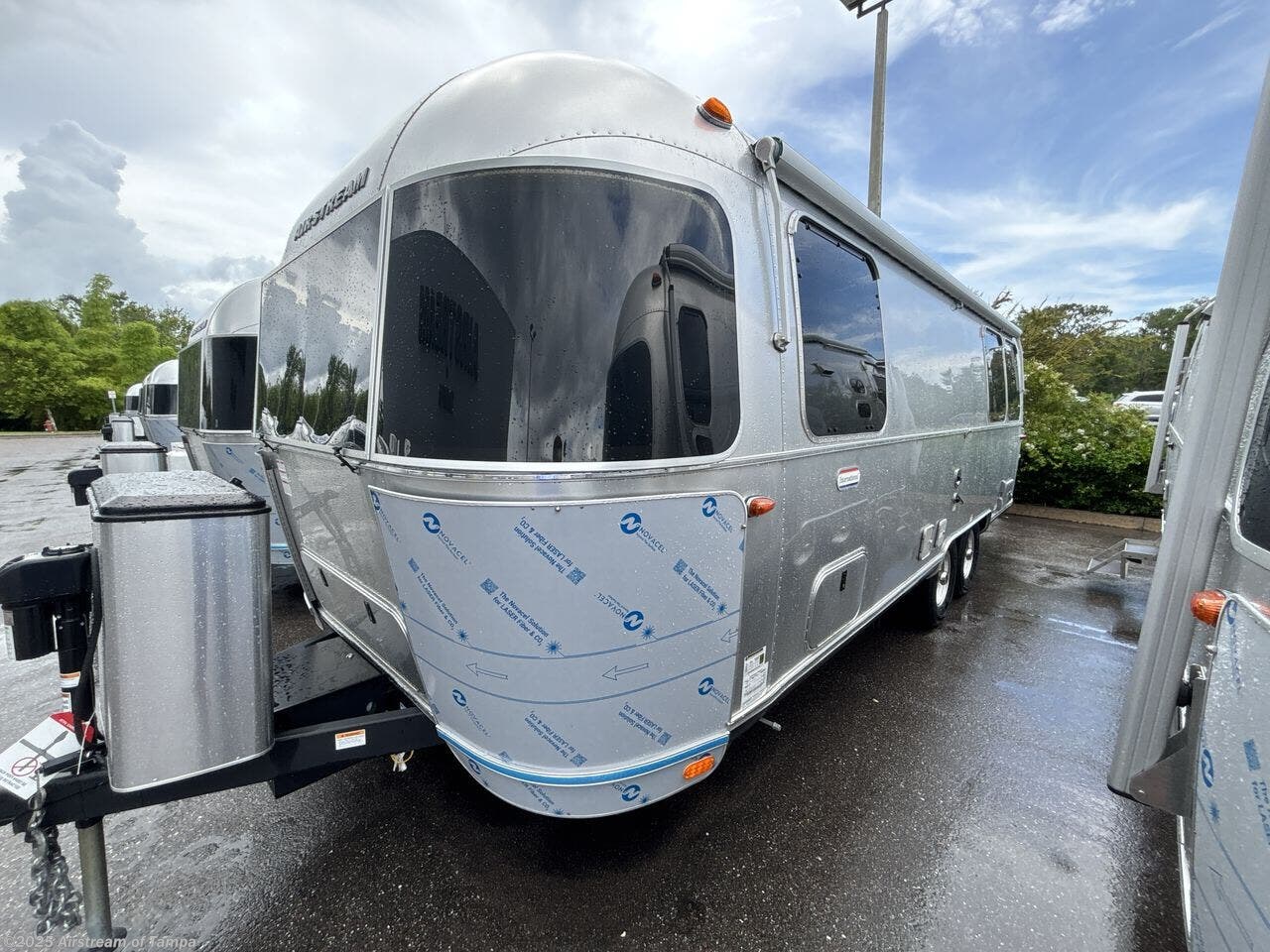 New 2025 Airstream International 25FB Twin available in Dover, Florida