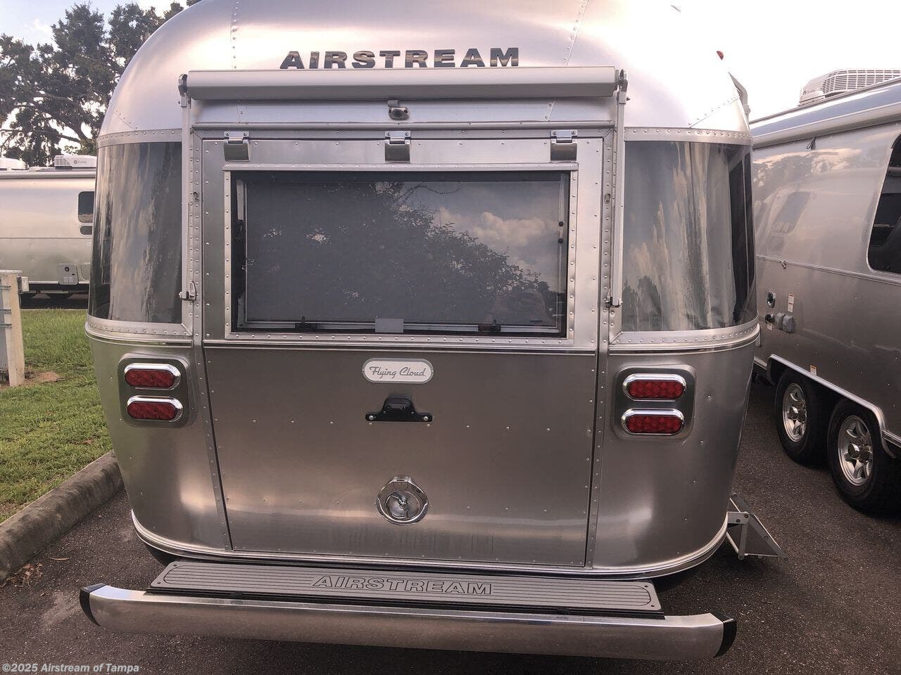 Contact us now about this 2026 Airstream Flying Cloud 25FB Twin! 2026 Flying Cloud 25FB Twin by Airstream from Airstream of Tampa in Dover, Florida