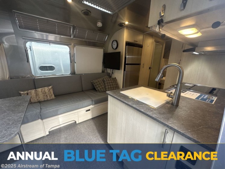Email now about this 2022 Airstream Flying Cloud 25fb! Used 2022 Airstream Flying Cloud 25fb available in Dover, Florida