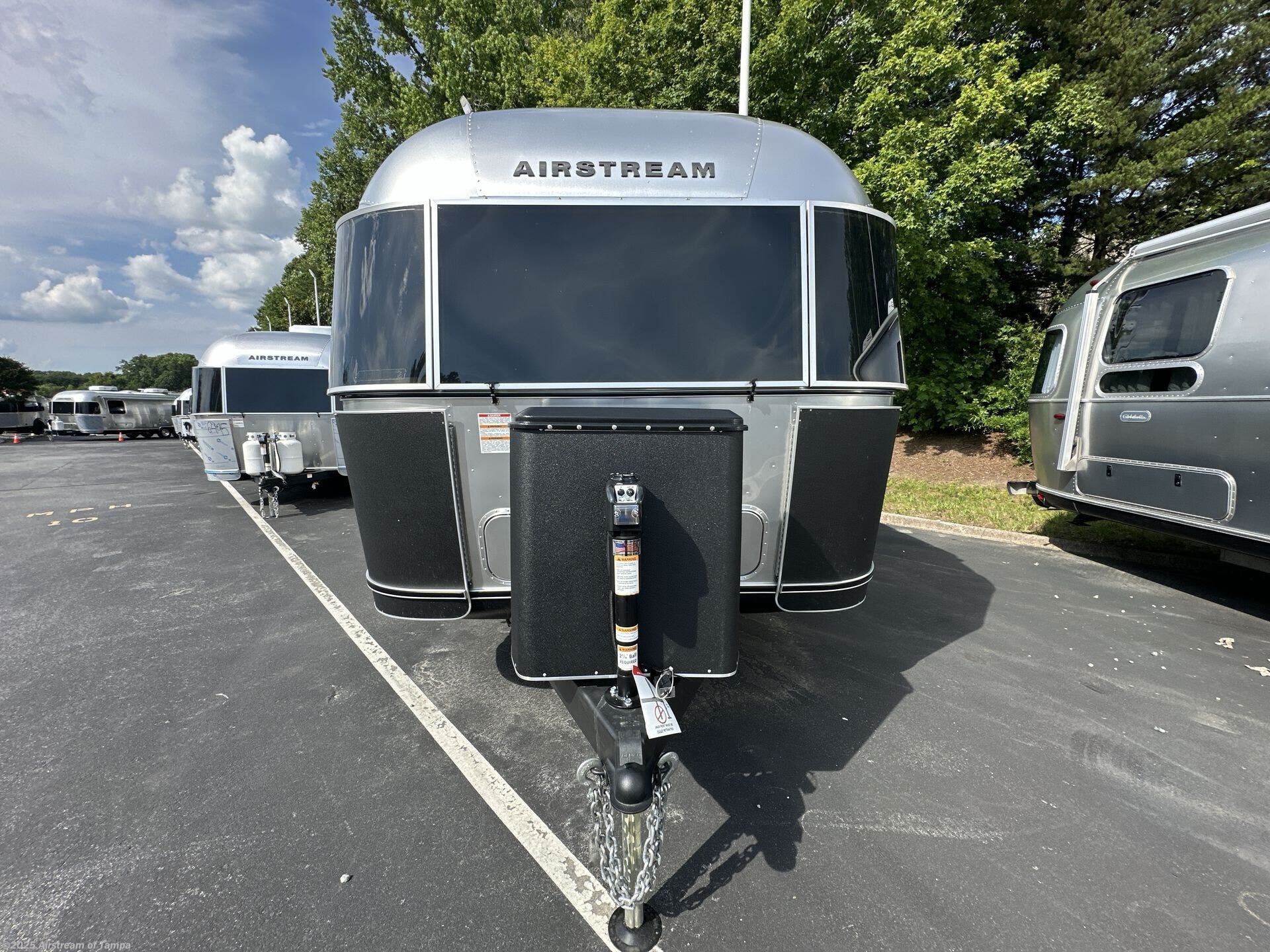 Contact us now about this 2025 Airstream Flying Cloud 27FBQ! 2025 Flying Cloud 27FBQ by Airstream from Airstream of Tampa in Dover, Florida