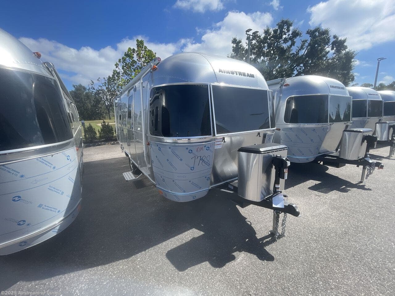Contact us now about this 2026 Airstream Caravel 20FB! 2026 Caravel 20FB by Airstream from Airstream of Tampa in Dover, Florida