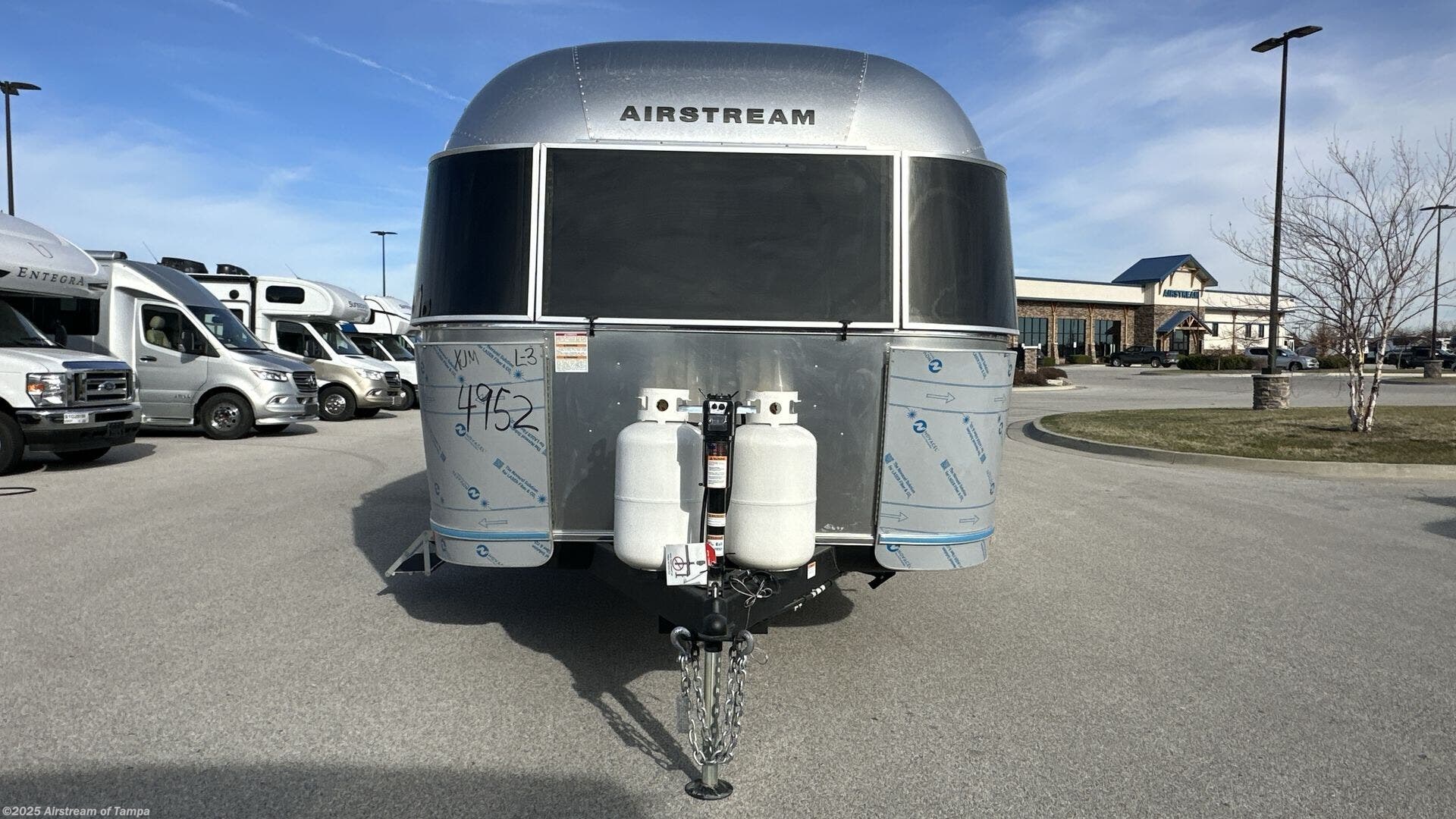 Contact us now about this 2025 Airstream Flying Cloud 28RB! 2025 Flying Cloud 28RB by Airstream from Airstream of Tampa in Dover, Florida