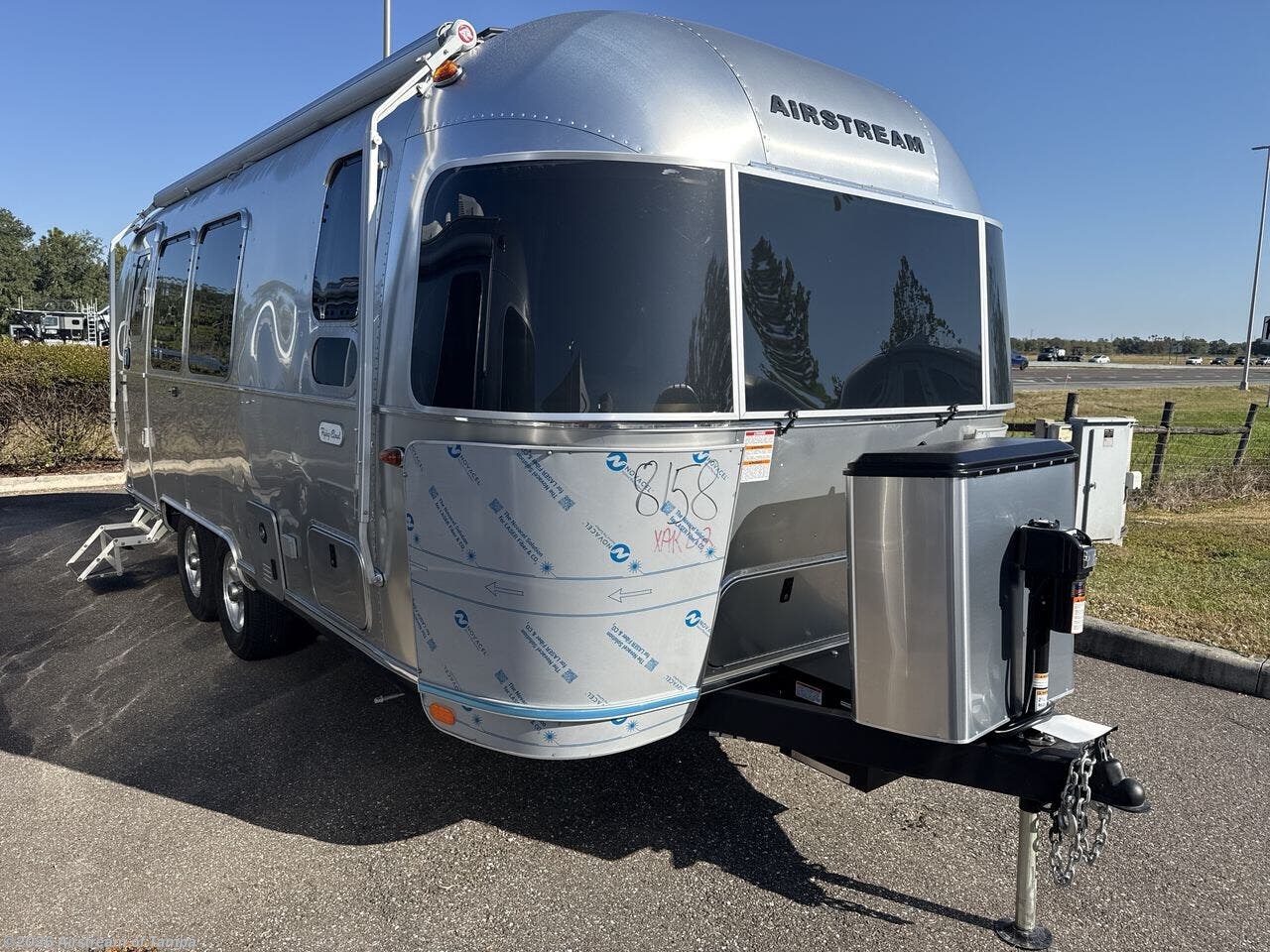 New 2026 Airstream Flying Cloud 23FB Twin available in Dover, Florida