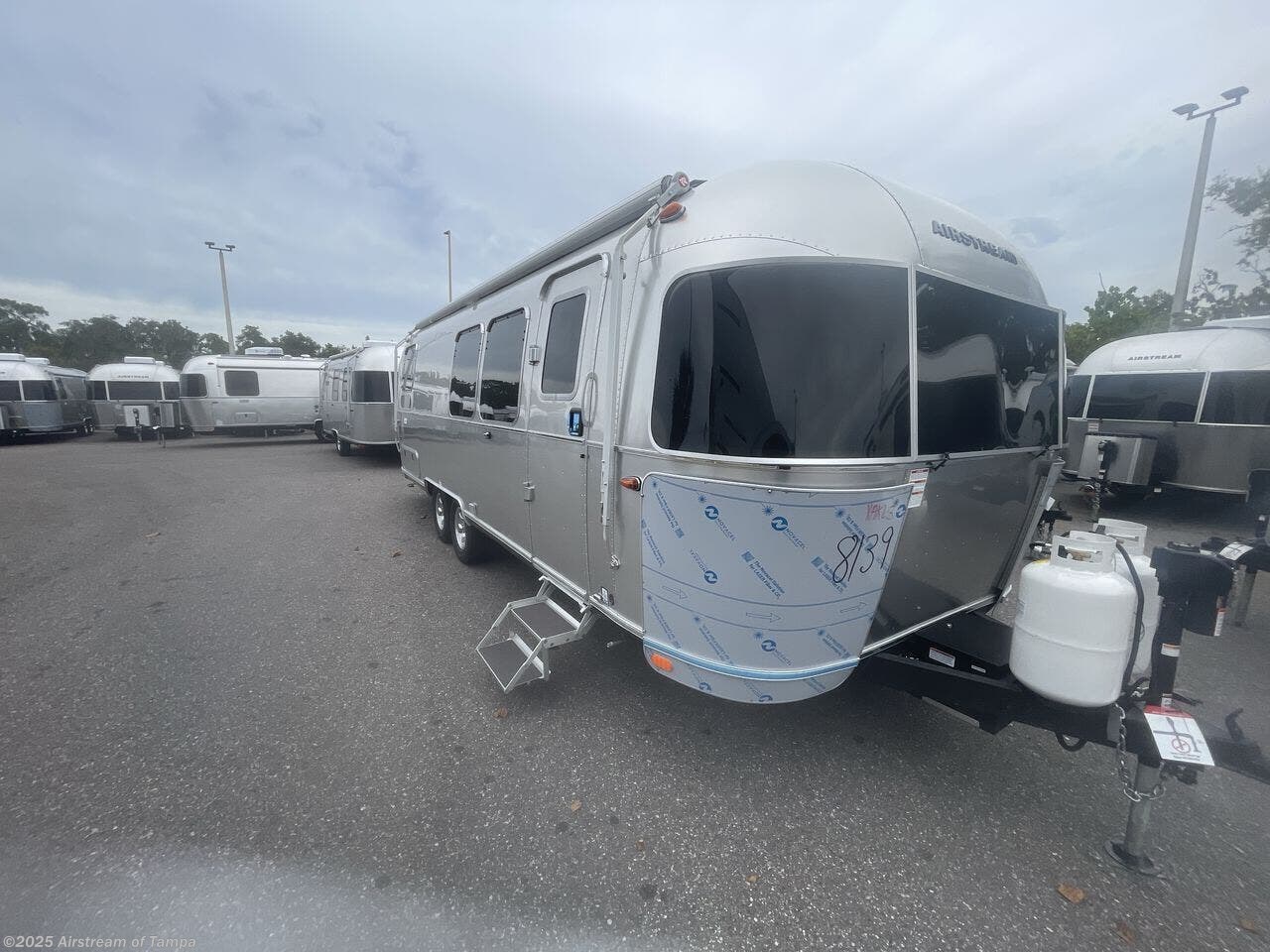 Contact us now about this 2026 Airstream Flying Cloud 28RB Twin! 2026 Flying Cloud 28RB Twin by Airstream from Airstream of Tampa in Dover, Florida