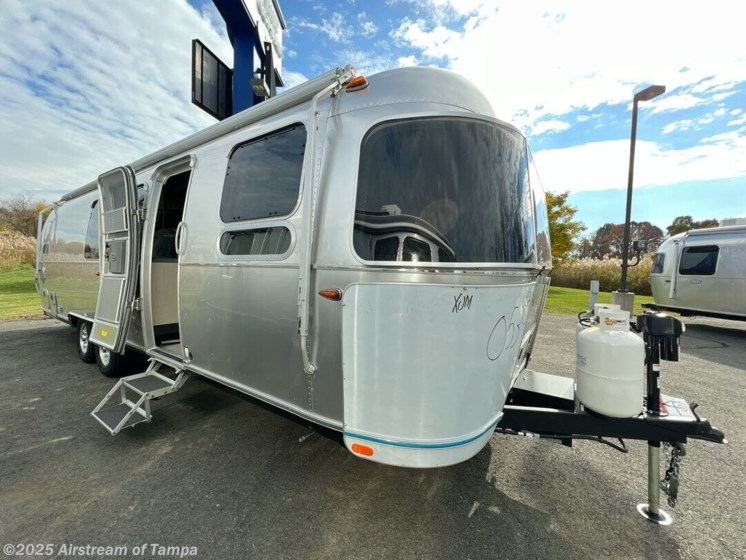 Email now about this 2026 Airstream Flying Cloud 30FB Bunk! New 2026 Airstream Flying Cloud 30FB Bunk available in Dover, Florida