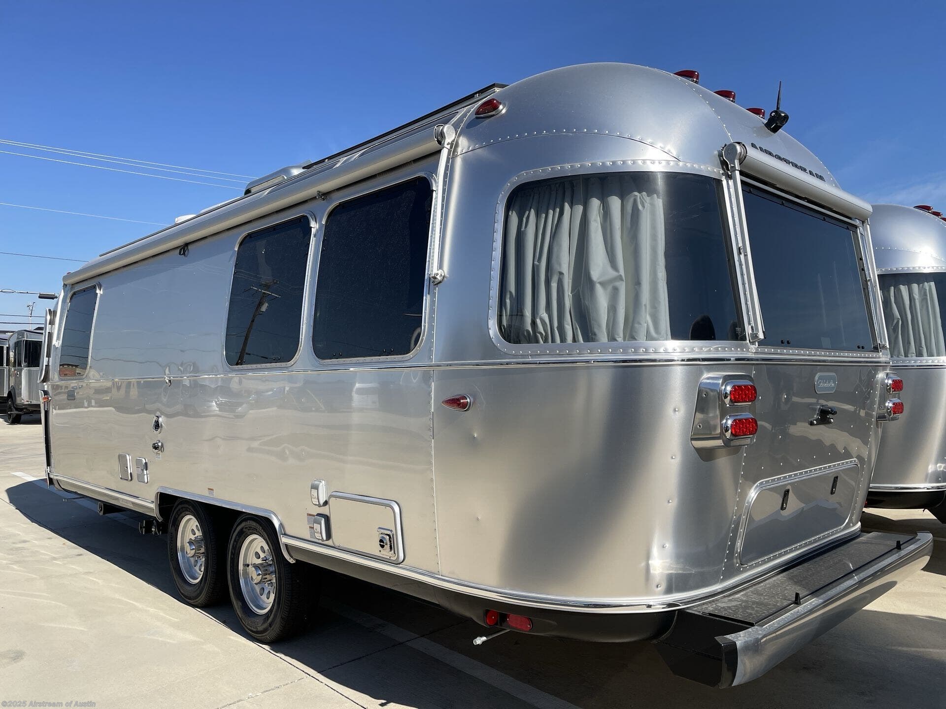 New 2025 Airstream Globetrotter 25FB available in Buda, Texas