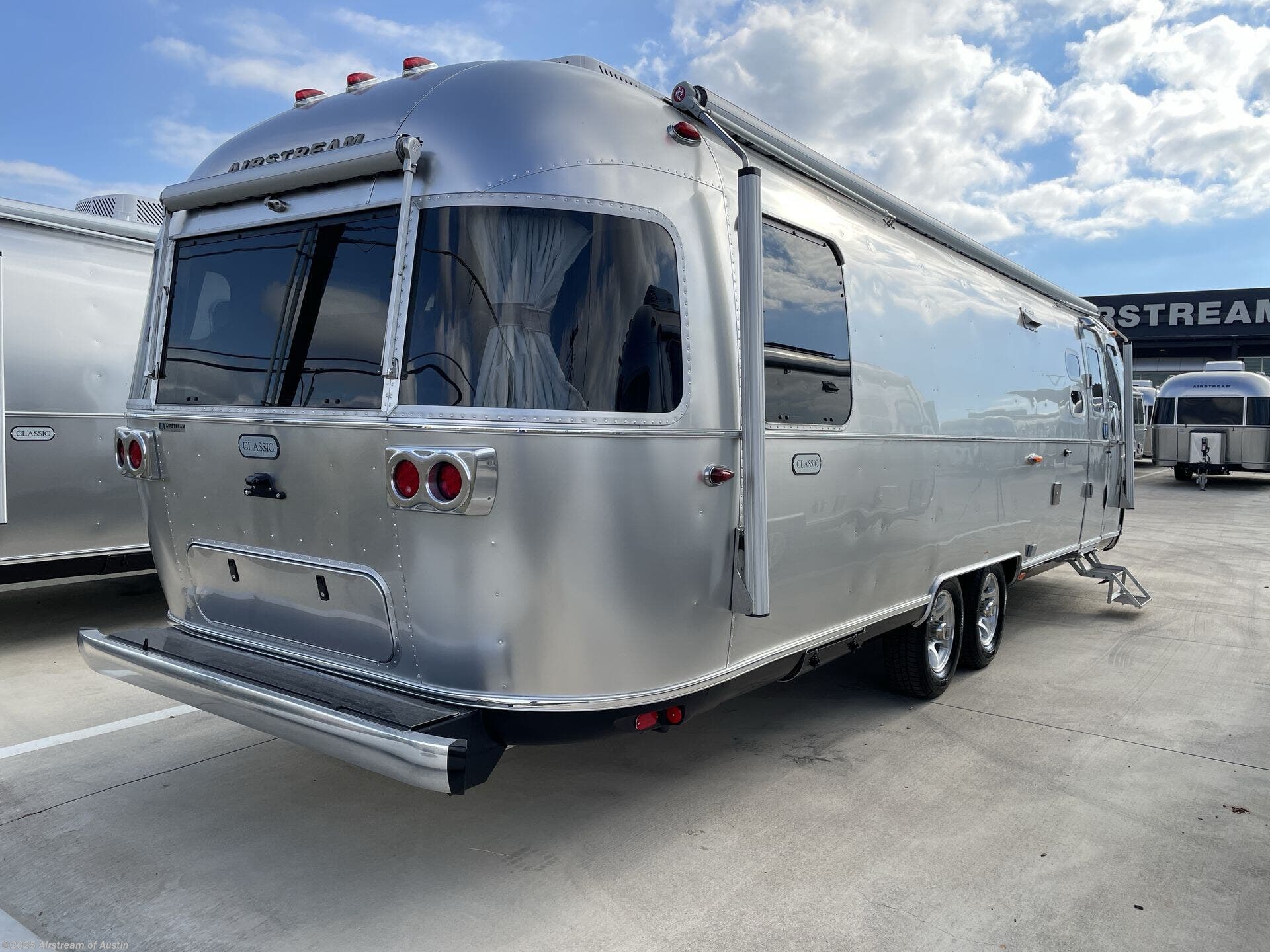 New 2026 Airstream Classic 30RB Queen available in Buda, Texas