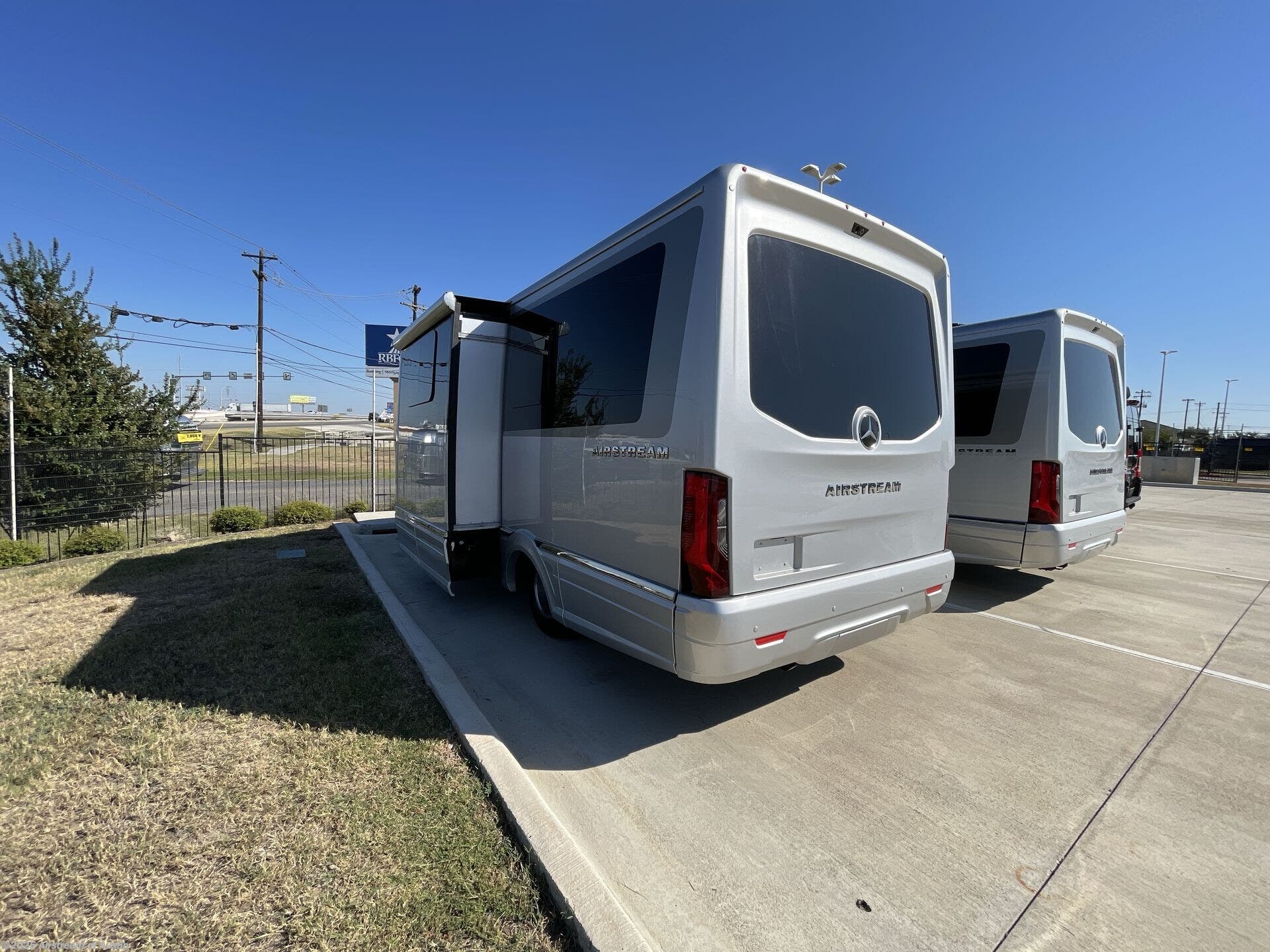 New 2026 Airstream Atlas Murphy Suite available in Buda, Texas