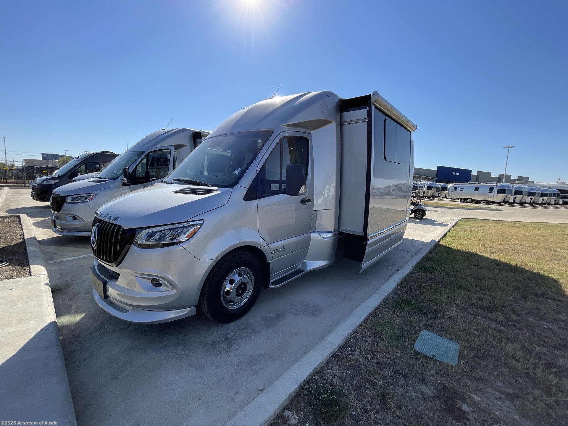Contact us now about this 2026 Airstream Atlas Murphy Suite! 2026 Atlas Murphy Suite by Airstream from Airstream of Austin in Buda, Texas