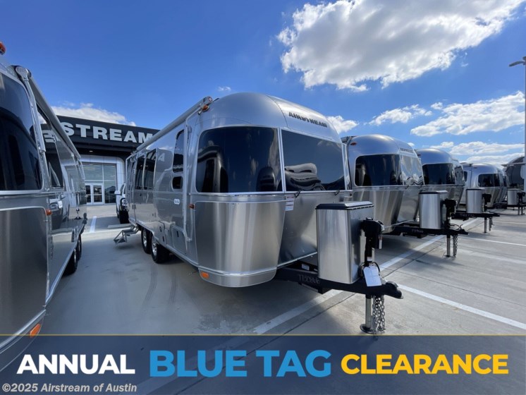 Email now about this 2026 Airstream Flying Cloud 25FB Twin! New 2026 Airstream Flying Cloud 25FB Twin available in Buda, Texas