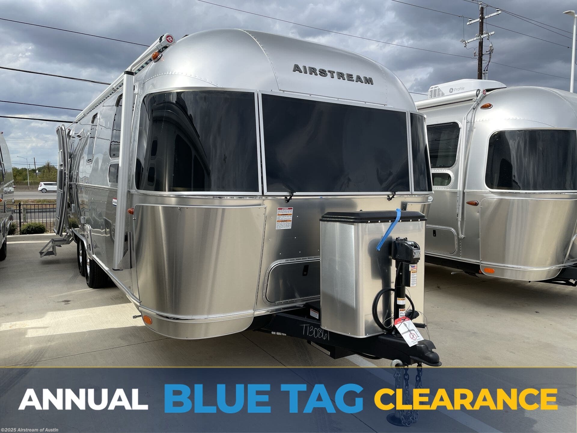 Email now about this 2026 Airstream International 27FB! New 2026 Airstream International 27FB available in Buda, Texas