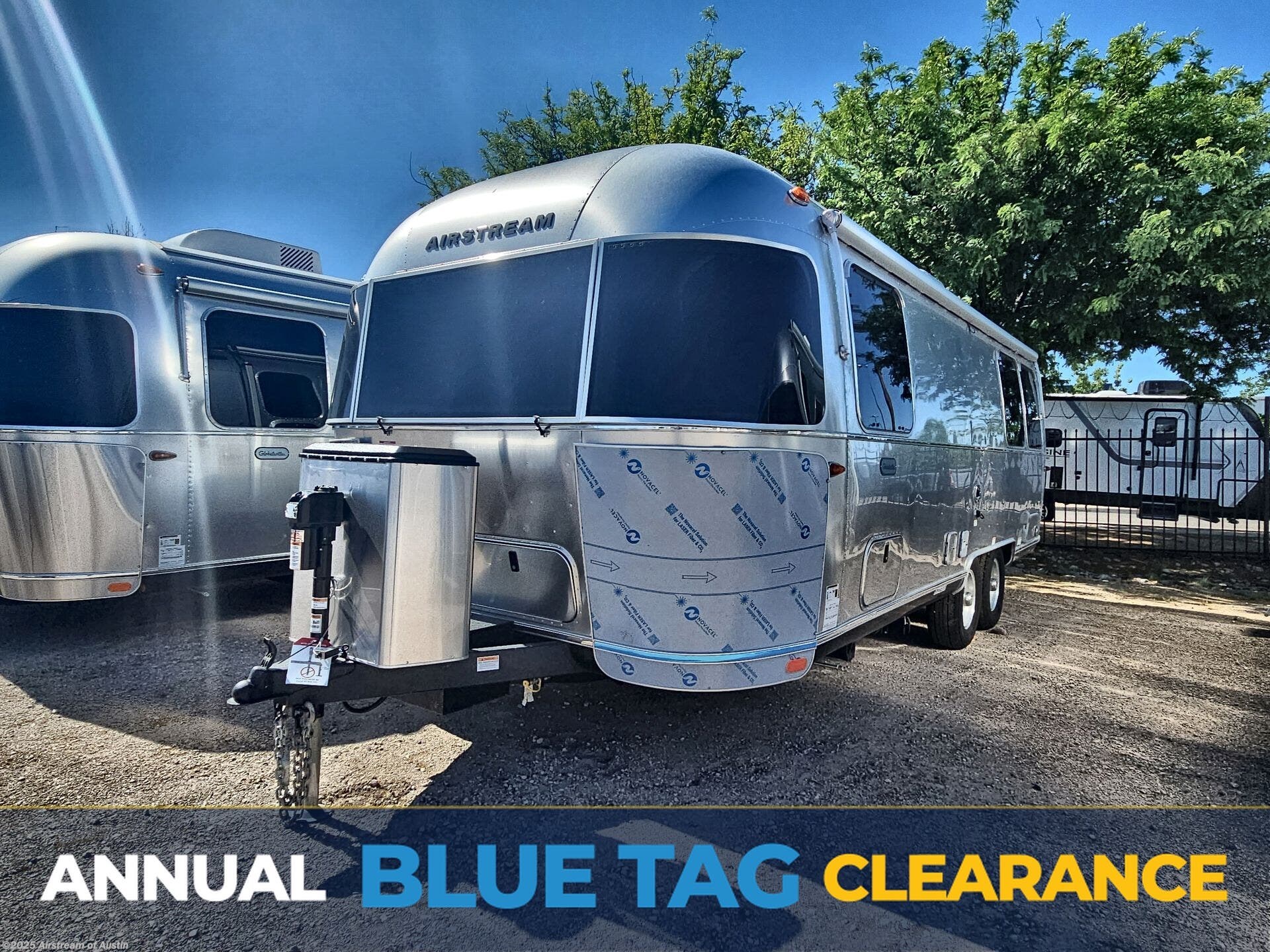 Email now about this 2025 Airstream Globetrotter 25FB Twin! New 2025 Airstream Globetrotter 25FB Twin available in Buda, Texas