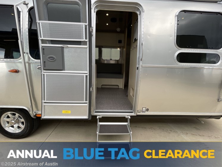 Email now about this 2026 Airstream Flying Cloud 30FB Bunk! New 2026 Airstream Flying Cloud 30FB Bunk available in Buda, Texas