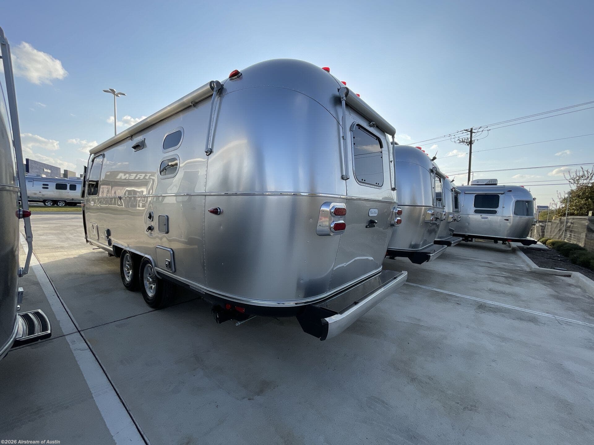 New 2026 Airstream Flying Cloud 23FB Twin available in Buda, Texas