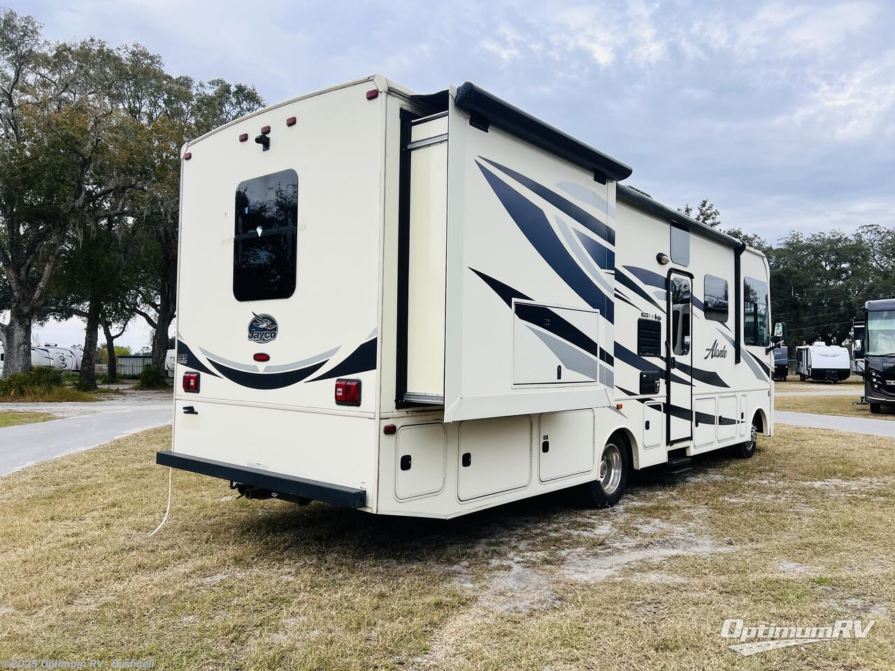 Call now about this 2016 Jayco Alante 31L! 2016 Jayco Alante 31L - Used Class A For Sale by Optimum RV - Bushnell in Bushnell, Florida features Slideout