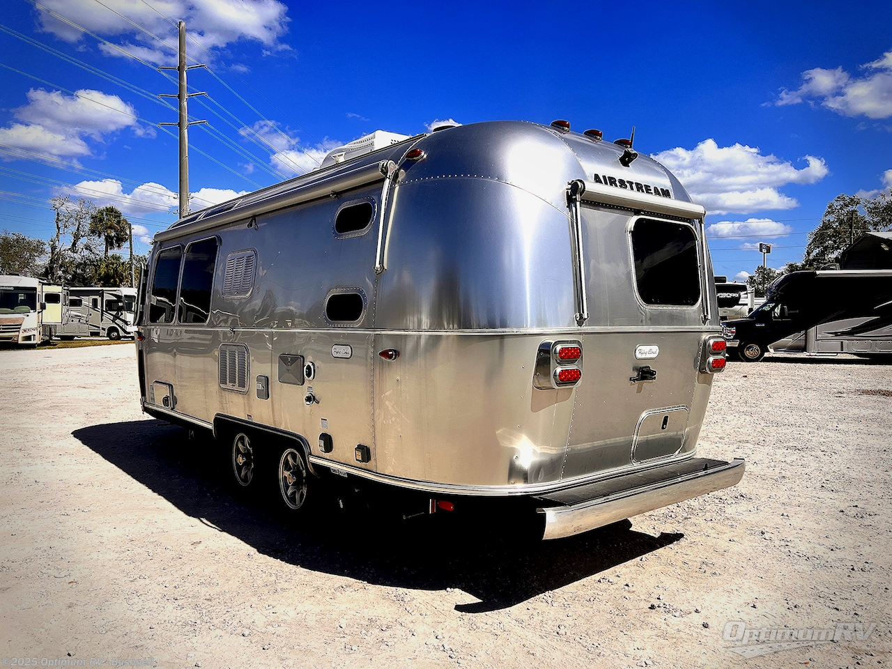 Contact us now about this 2021 Airstream Flying Cloud 23CB! 2021 Flying Cloud 23CB by Airstream from Optimum RV - Bushnell in Bushnell, Florida