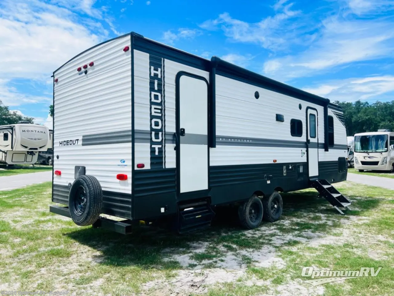Call now about this 2022 Keystone Hideout 272BH! 2022 Keystone Hideout 272BH - Used Travel Trailer For Sale by Optimum RV - Bushnell in Bushnell, Florida features Awning, Slideout