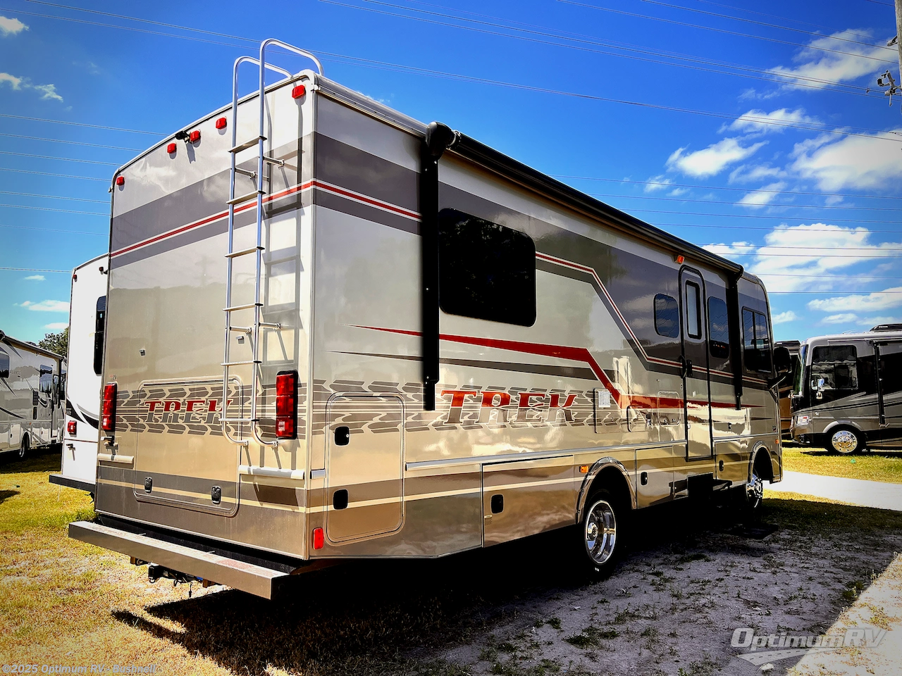 Call now about this 2015 Safari Trek 26HM! 2015 Safari Trek 26HM - Used Class A For Sale by Optimum RV - Bushnell in Bushnell, Florida