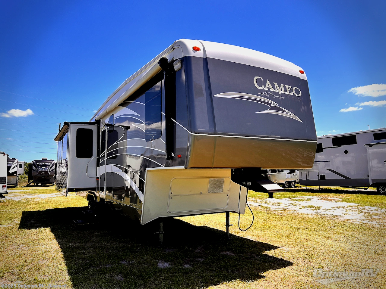 Email now about this 2009 Carriage Cameo F37RE3! Used 2009 Carriage Cameo F37RE3 available in Bushnell, Florida