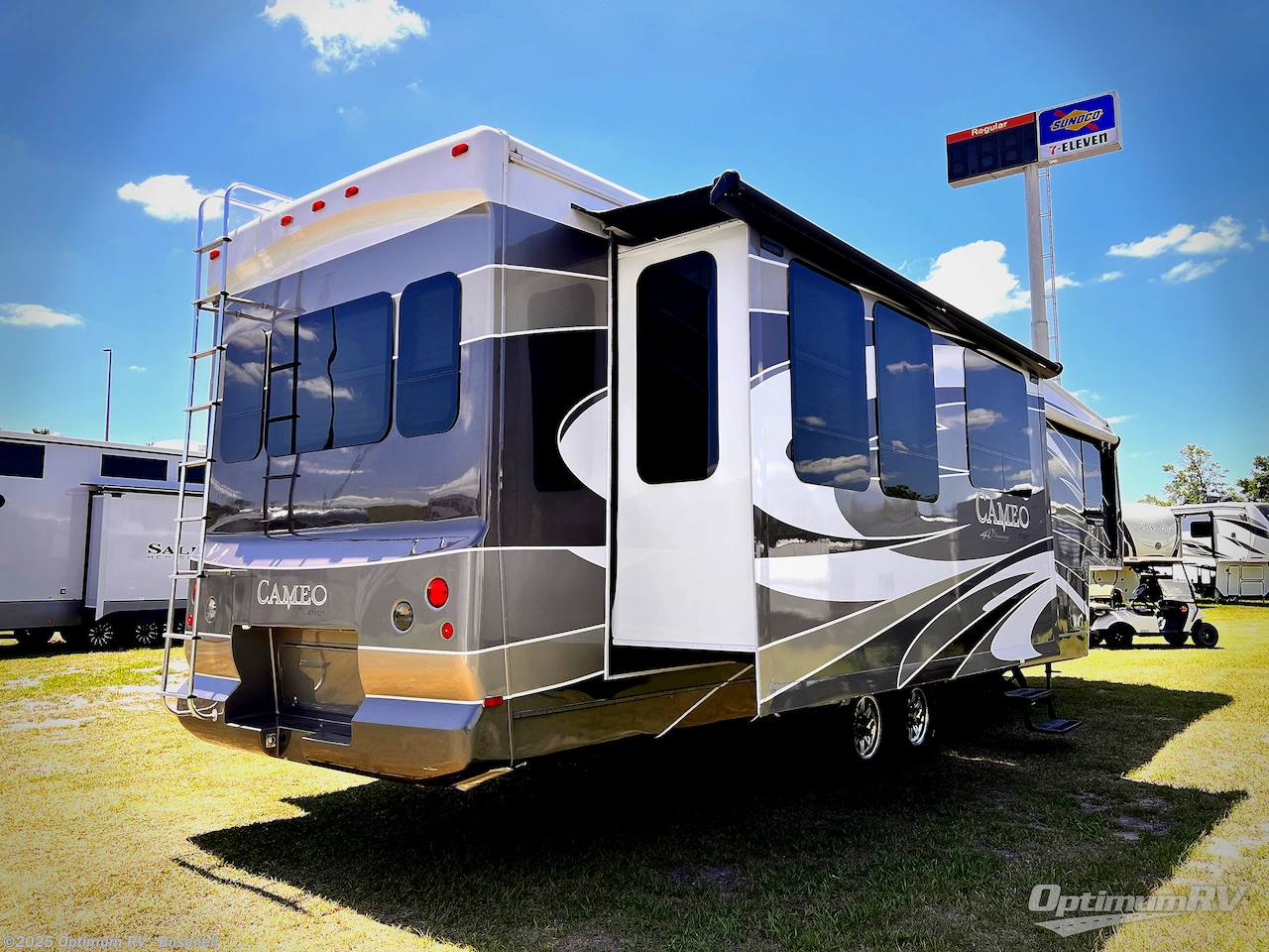 Contact us now about this 2009 Carriage Cameo F37RE3! 2009 Cameo F37RE3 by Carriage from Optimum RV - Bushnell in Bushnell, Florida