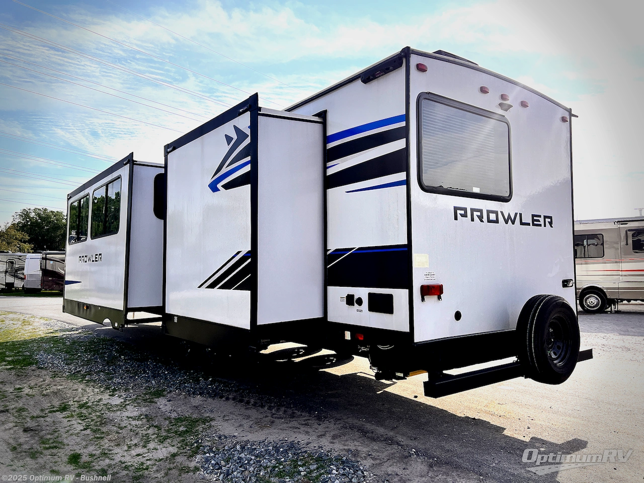 Call now about this 2023 Heartland Prowler 320SBH! 2023 Heartland Prowler 320SBH - Used Travel Trailer For Sale by Optimum RV - Bushnell in Bushnell, Florida features Slideout, Awning
