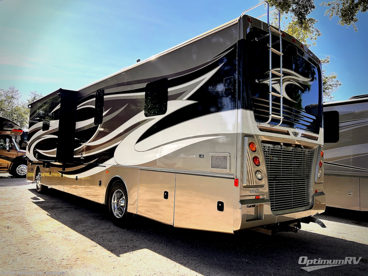 Call now about this 2016 Fleetwood Pace Arrow LXE 38B! 2016 Fleetwood Pace Arrow LXE 38B - Used Class A For Sale by Optimum RV - Bushnell in Bushnell, Florida features Slideout