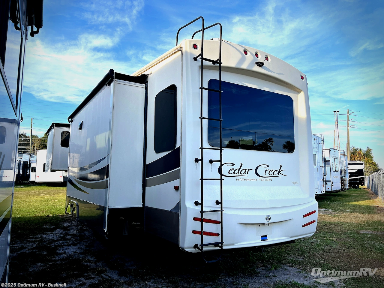 Call now about this 2018 Forest River Cedar Creek Hathaway Edition 34RL2! 2018 Forest River Cedar Creek Hathaway Edition 34RL2 - Used Fifth Wheel For Sale by Optimum RV - Bushnell in Bushnell, Florida features Awning, Slideout
