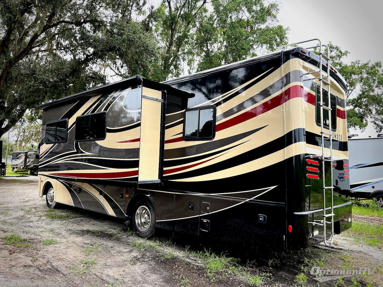Call now about this 2013 Monaco RV LaPalma 32 SBD! 2013 Monaco RV LaPalma 32 SBD - Used Class A For Sale by Optimum RV - Bushnell in Bushnell, Florida features Slideout