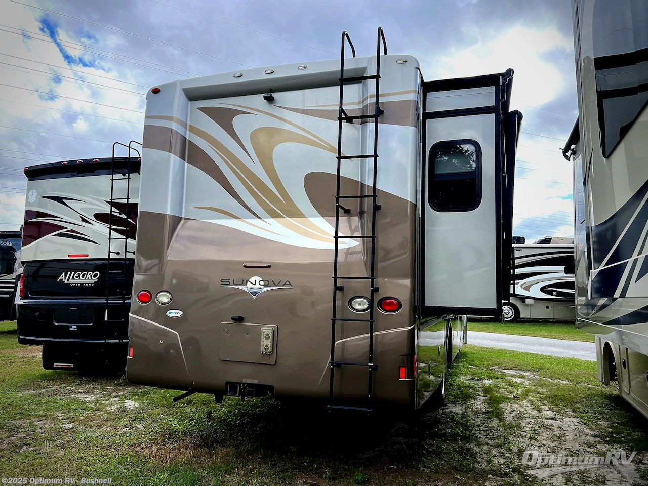 Contact us now about this 2013 Itasca Sunova 30A! 2013 Sunova 30A by Itasca from Optimum RV - Bushnell in Bushnell, Florida