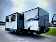 Call now about this 2020 Keystone Passport 267BH SL Series! 2020 Keystone Passport 267BH SL Series - Used Travel Trailer For Sale by Optimum RV - Bushnell in Bushnell, Florida features Awning, Slideout