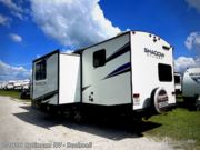 Call now about this 2022 Cruiser RV Shadow Cruiser 259BHS! 2022 Cruiser RV Shadow Cruiser 259BHS - Used Travel Trailer For Sale by Optimum RV - Bushnell in Bushnell, Florida features Slideout, Awning