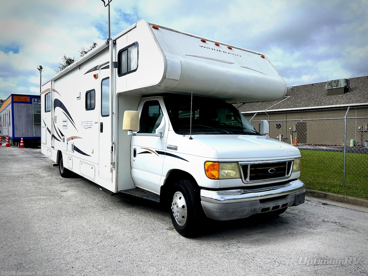 Email now about this 2007 Winnebago Access 26A! Used 2007 Winnebago Access 26A available in Bushnell, Florida