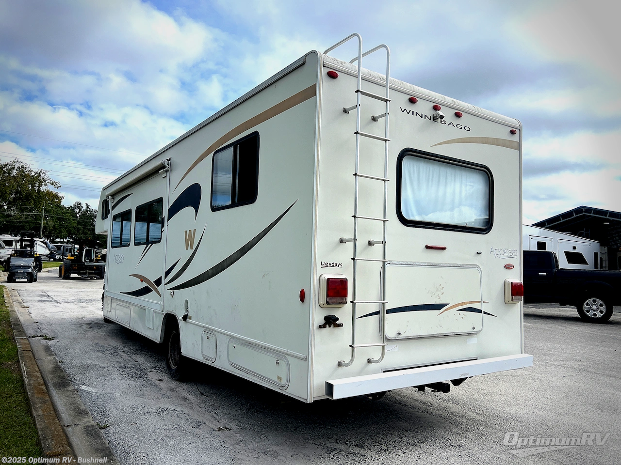 Call now about this 2007 Winnebago Access 26A! 2007 Winnebago Access 26A - Used Class C For Sale by Optimum RV - Bushnell in Bushnell, Florida features Slideout