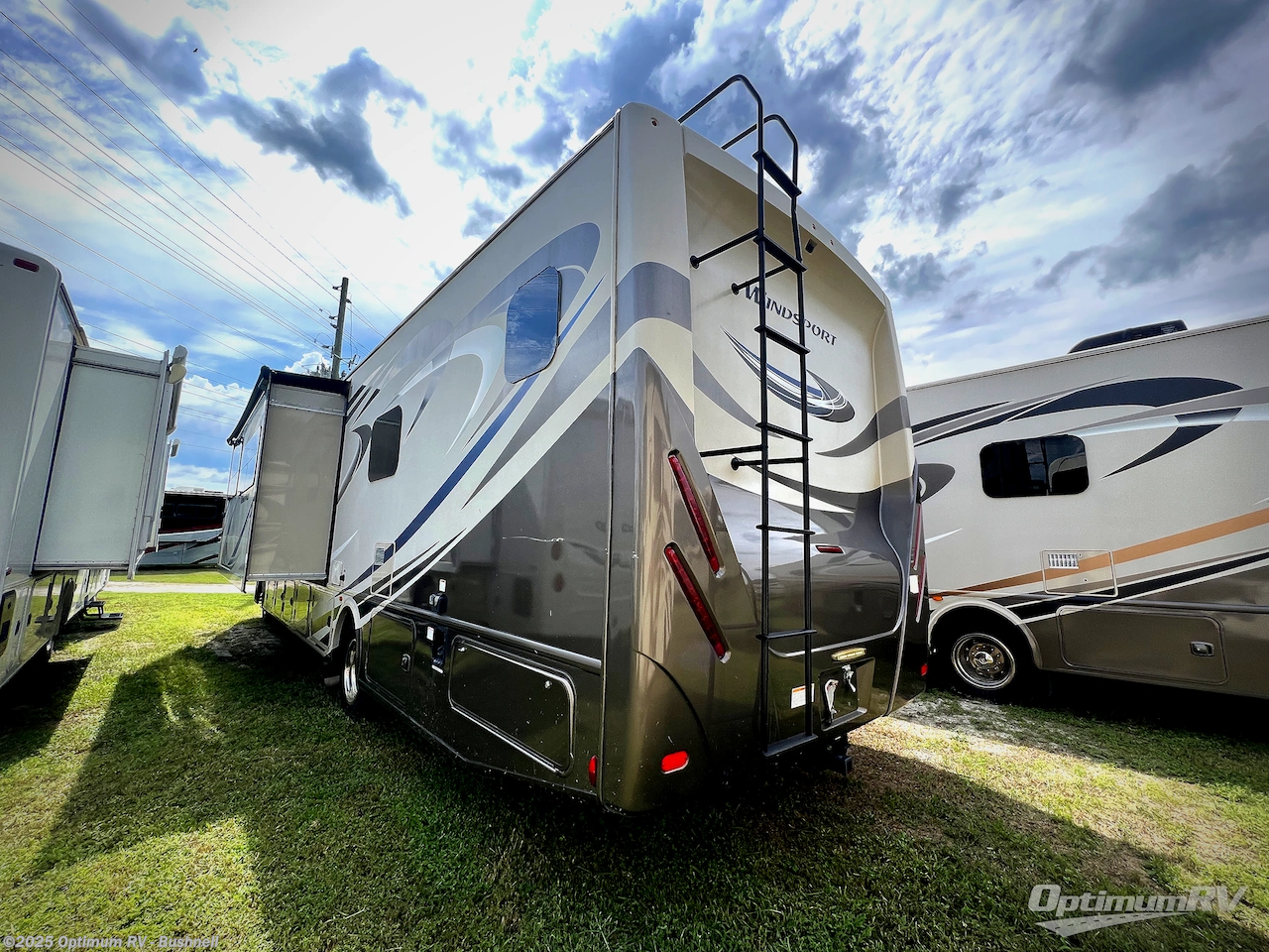 Call now about this 2018 Thor Windsport 35M! 2018 Thor Windsport 35M - Used Class A For Sale by Optimum RV - Bushnell in Bushnell, Florida features Slideout, Awning