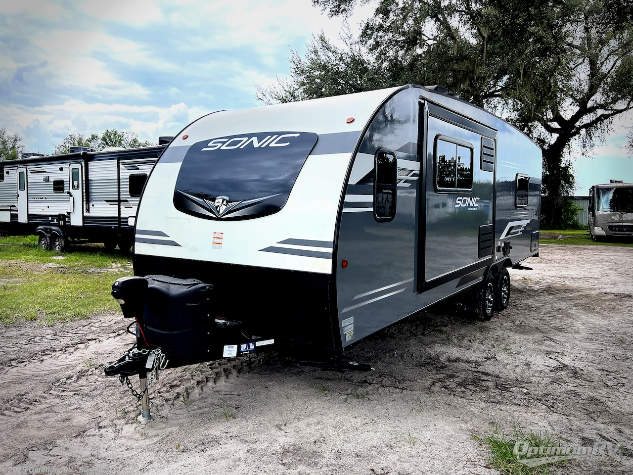 Call now about this 2023 Venture RV Sonic SN241VFL! 2023 Venture RV Sonic SN241VFL - Used Travel Trailer For Sale by Optimum RV - Bushnell in Bushnell, Florida features Awning, Slideout