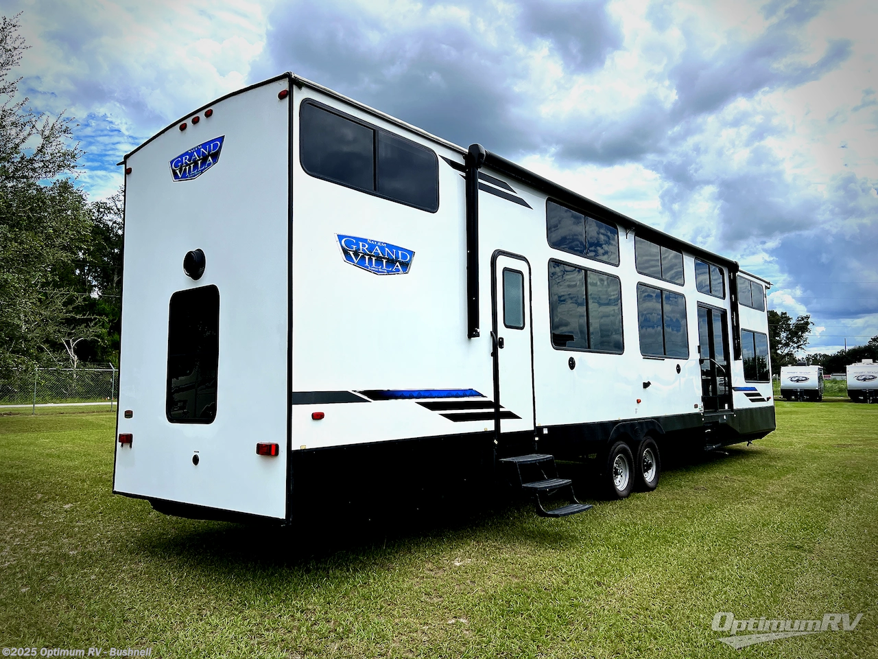 Contact us now about this 2024 Forest River Salem Grand Villa 42VIEW! 2024 Salem Grand Villa 42VIEW by Forest River from Optimum RV - Bushnell in Bushnell, Florida