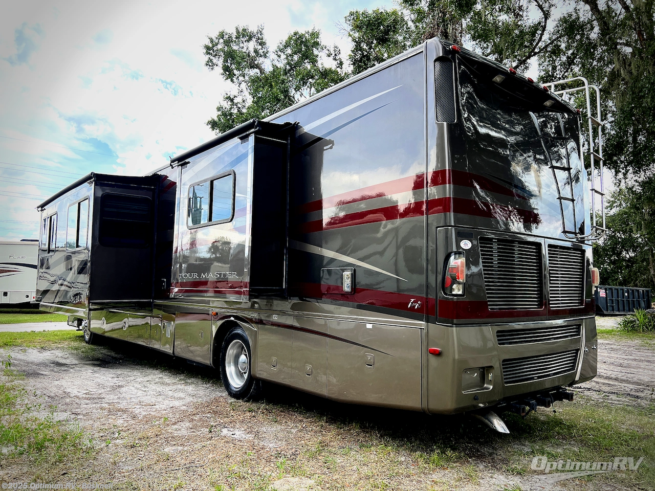 Call now about this 2007 Gulf Stream Tour Master T40C! 2007 Gulf Stream Tour Master T40C - Used Class A For Sale by Optimum RV - Bushnell in Bushnell, Florida features Slideout