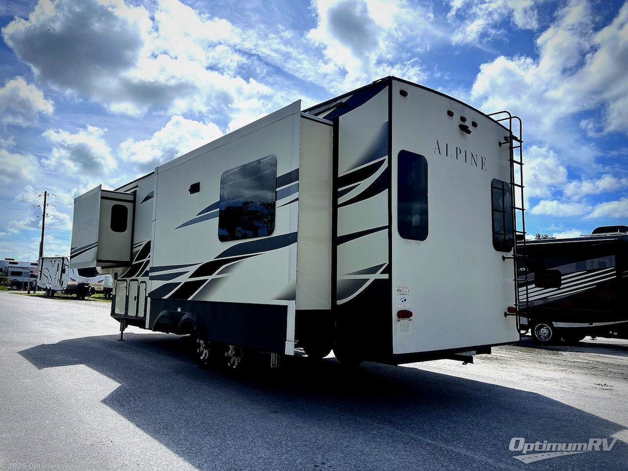 Call now about this 2020 Keystone Alpine 3021RE! 2020 Keystone Alpine 3021RE - Used Fifth Wheel For Sale by Optimum RV - Bushnell in Bushnell, Florida features Slideout, Awning