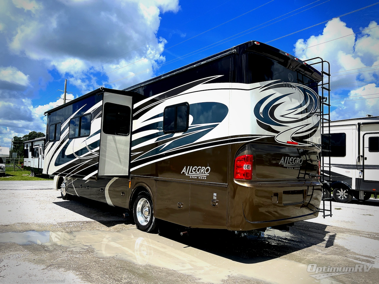 Call now about this 2016 Tiffin Allegro 31 SA! 2016 Tiffin Allegro 31 SA - Used Class A For Sale by Optimum RV - Bushnell in Bushnell, Florida features Slideout