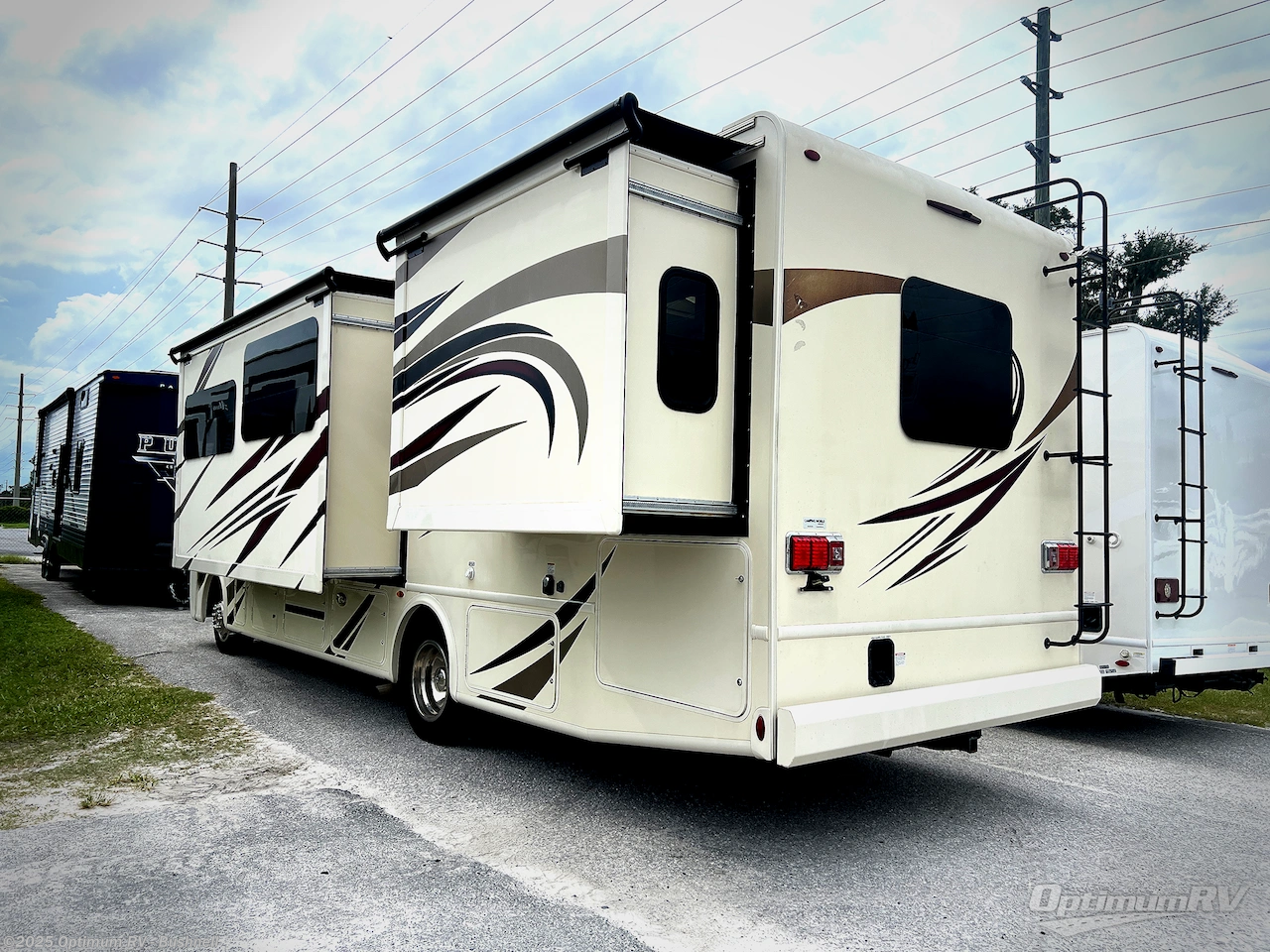 Call now about this 2019 Thor ACE 30.3! 2019 Thor ACE 30.3 - Used Class A For Sale by Optimum RV - Bushnell in Bushnell, Florida features Slideout, Awning