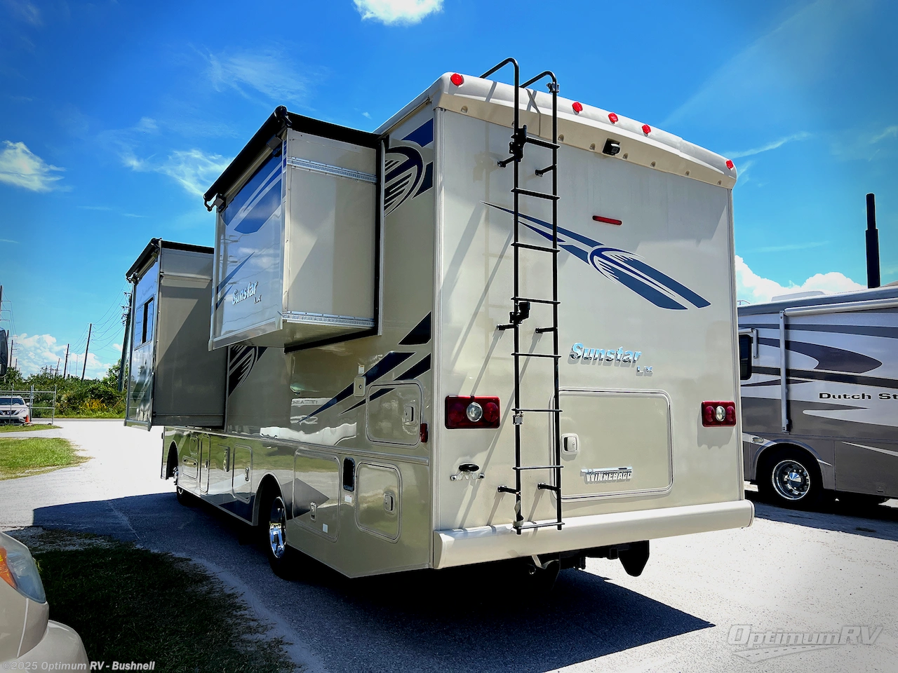 Call now about this 2018 Winnebago Sunstar LX 27N! 2018 Winnebago Sunstar LX 27N - Used Class A For Sale by Optimum RV - Bushnell in Bushnell, Florida features Slideout, Awning