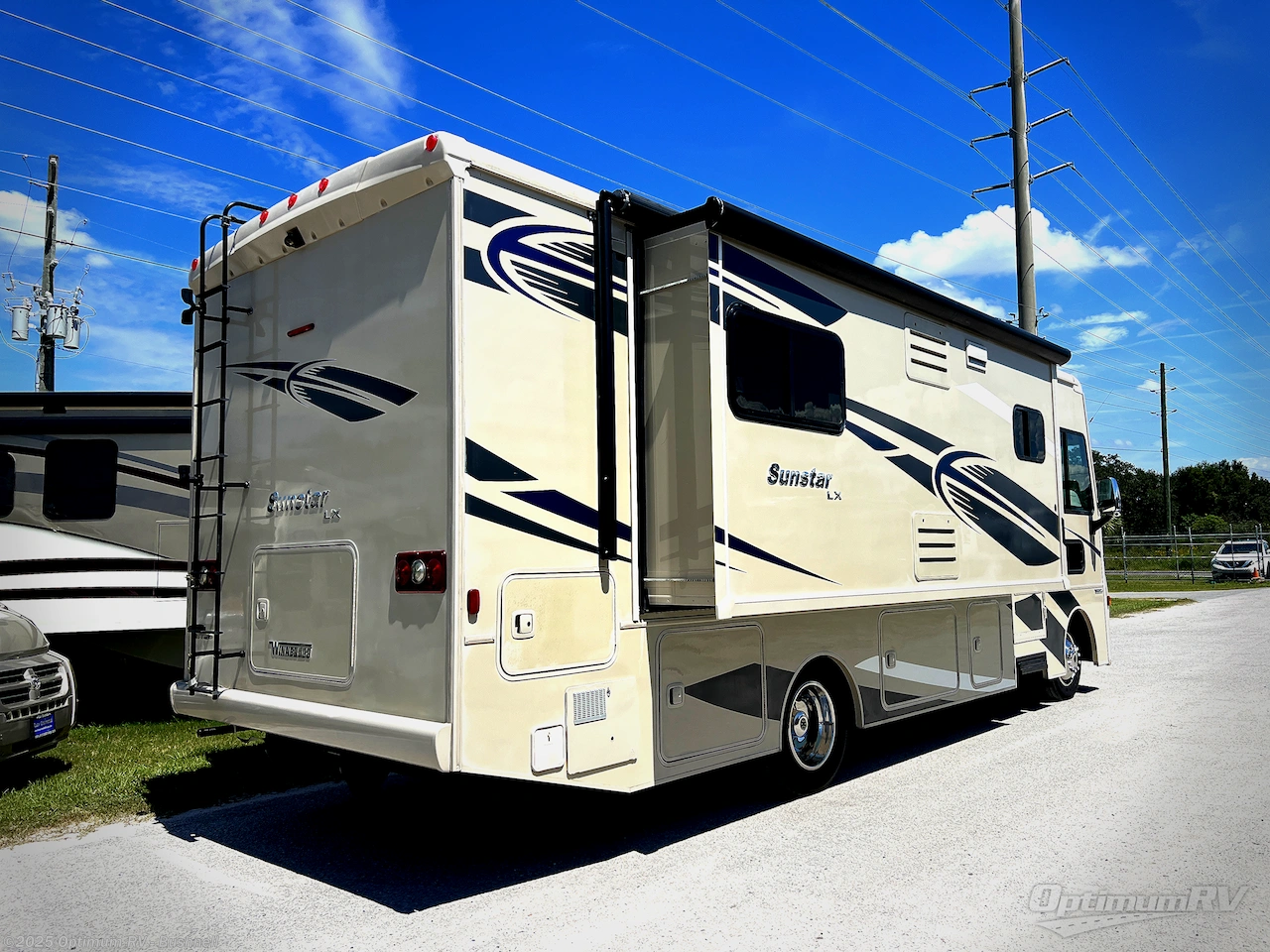 Contact us now about this 2018 Winnebago Sunstar LX 27N! 2018 Sunstar LX 27N by Winnebago from Optimum RV - Bushnell in Bushnell, Florida