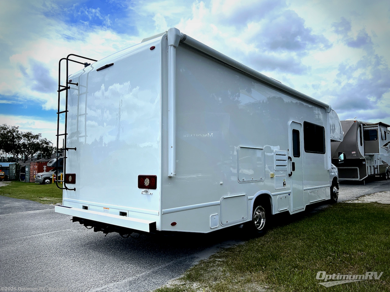 Contact us now about this 2021 Thor Chateau 27R! 2021 Chateau 27R by Thor from Optimum RV - Bushnell in Bushnell, Florida