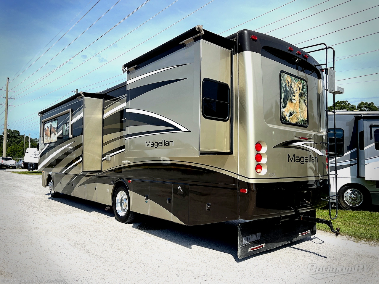 Call now about this 2009 Four Winds Magellan 36R! 2009 Four Winds Magellan 36R - Used Class A For Sale by Optimum RV - Bushnell in Bushnell, Florida features Slideout