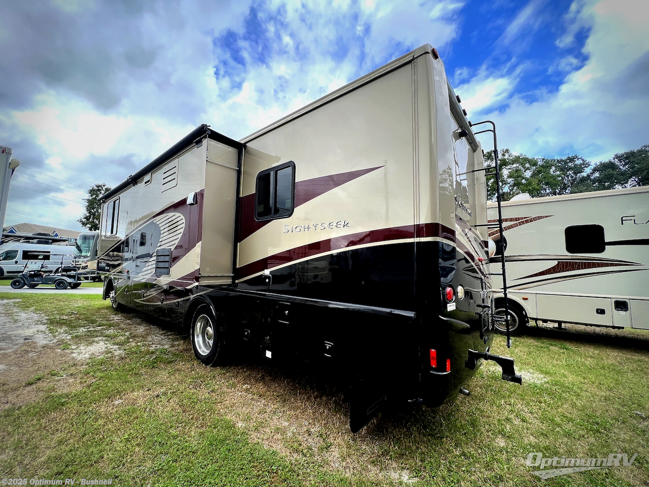 Call now about this 2018 Winnebago Sightseer 33C! 2018 Winnebago Sightseer 33C - Used Class A For Sale by Optimum RV - Bushnell in Bushnell, Florida features Slideout, Awning