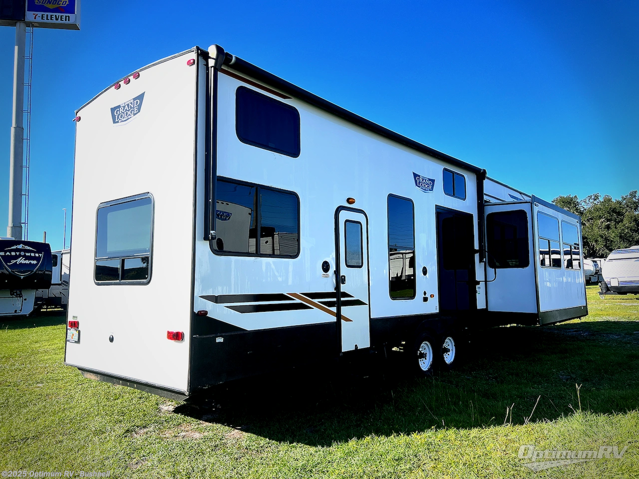 Contact us now about this 2022 Forest River Wildwood Grand Lodge 42FLDL! 2022 Wildwood Grand Lodge 42FLDL by Forest River from Optimum RV - Bushnell in Bushnell, Florida