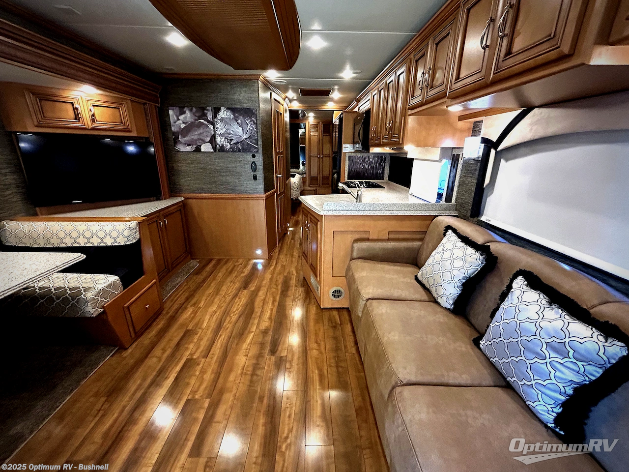 Used 2015 Newmar Ventana 3436 available in Bushnell, Florida
