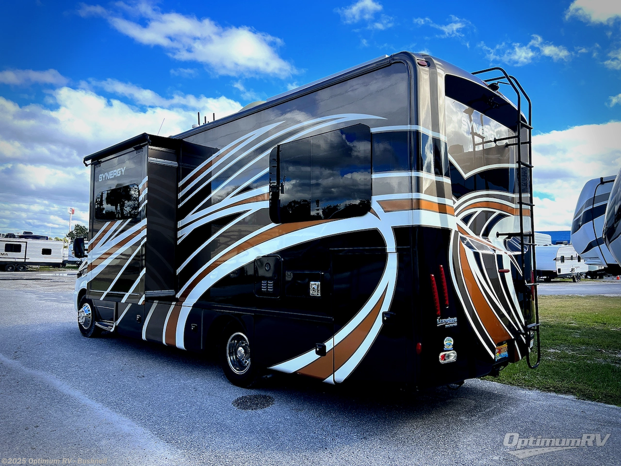 Call now about this 2018 Thor Synergy TT24! 2018 Thor Synergy TT24 - Used Class C For Sale by Optimum RV - Bushnell in Bushnell, Florida features Awning, Slideout