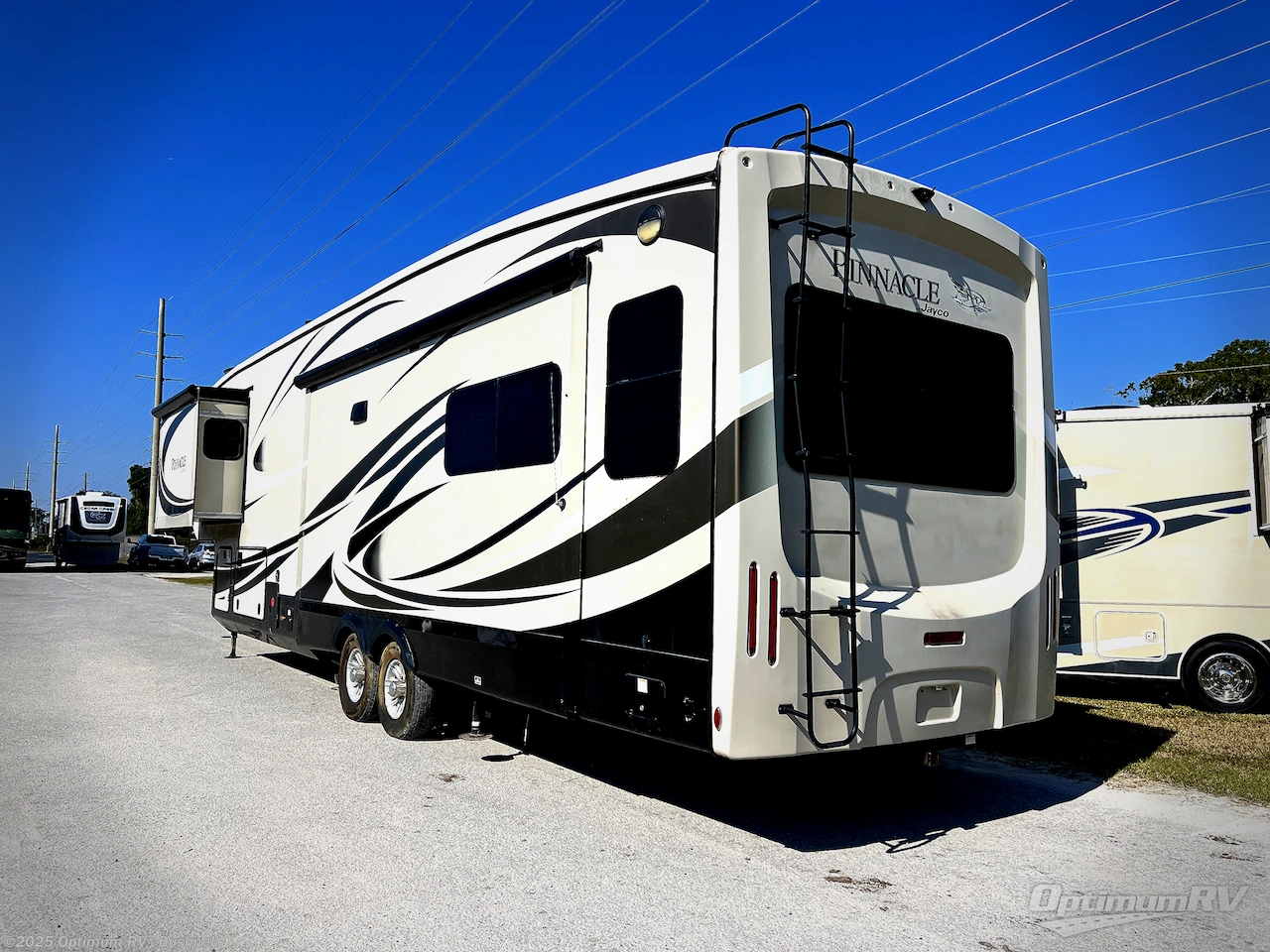 Call now about this 2017 Jayco Pinnacle 36FBTS! 2017 Jayco Pinnacle 36FBTS - Used Fifth Wheel For Sale by Optimum RV - Bushnell in Bushnell, Florida features Slideout, Awning